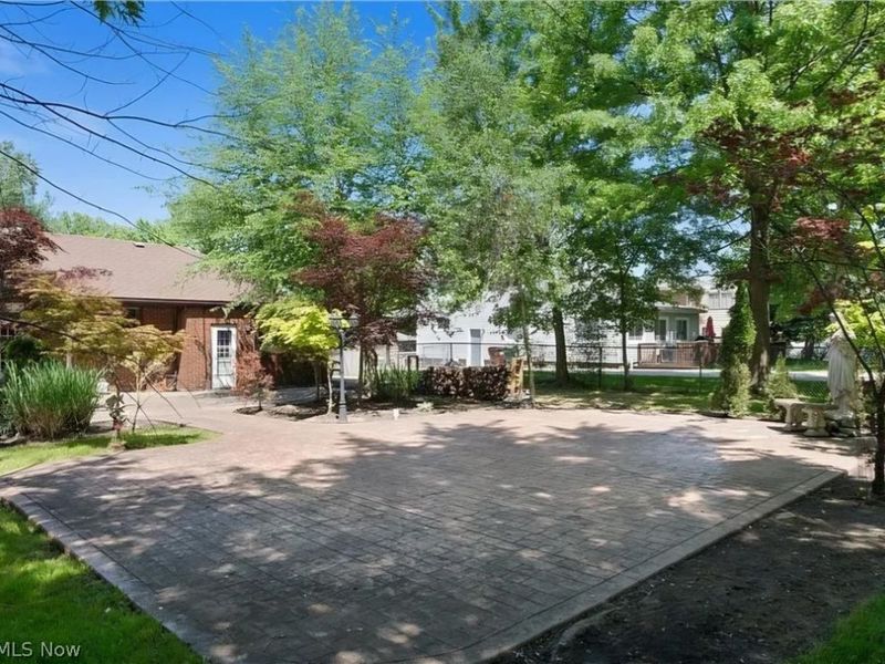 1815 Grantwood Drive, Parma, OH 44134 Photo 20