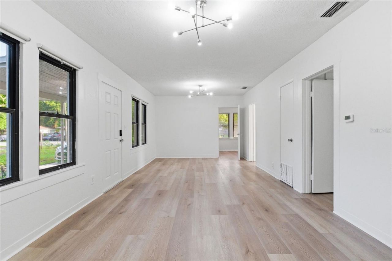 2206 Page Avenue, Orlando, FL 32806 Photo