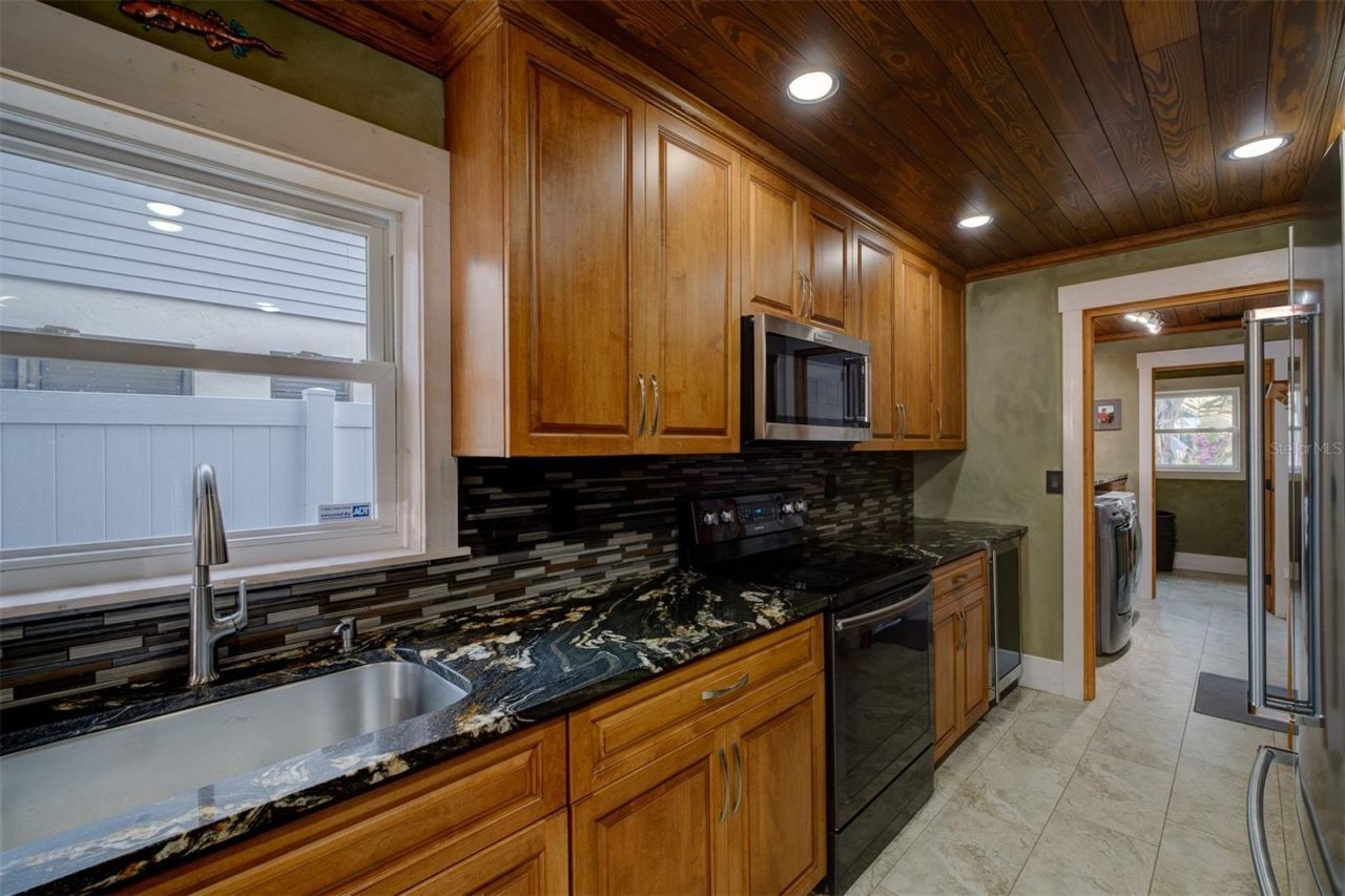 2690 Temple Street, Sarasota, FL 34239 Photo