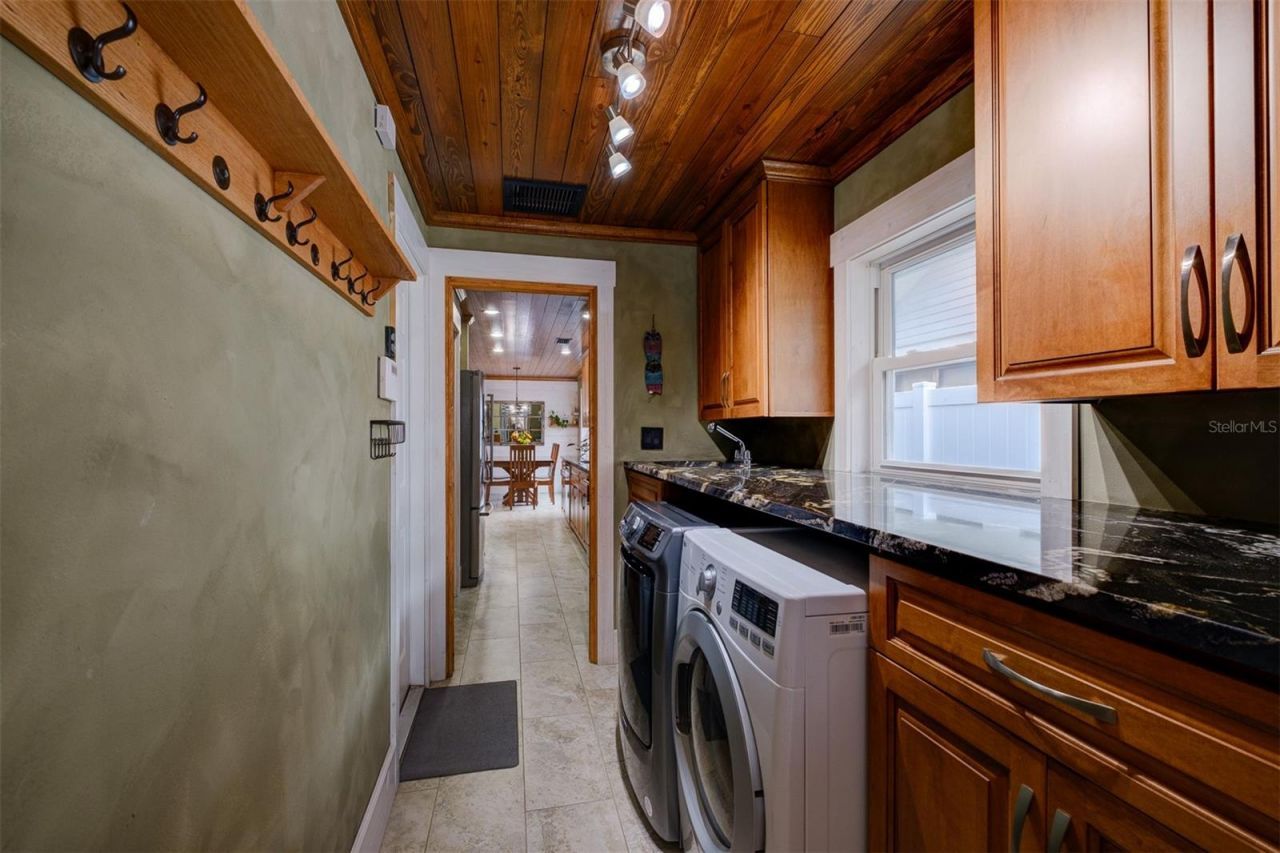 2690 Temple Street, Sarasota, FL 34239 Photo