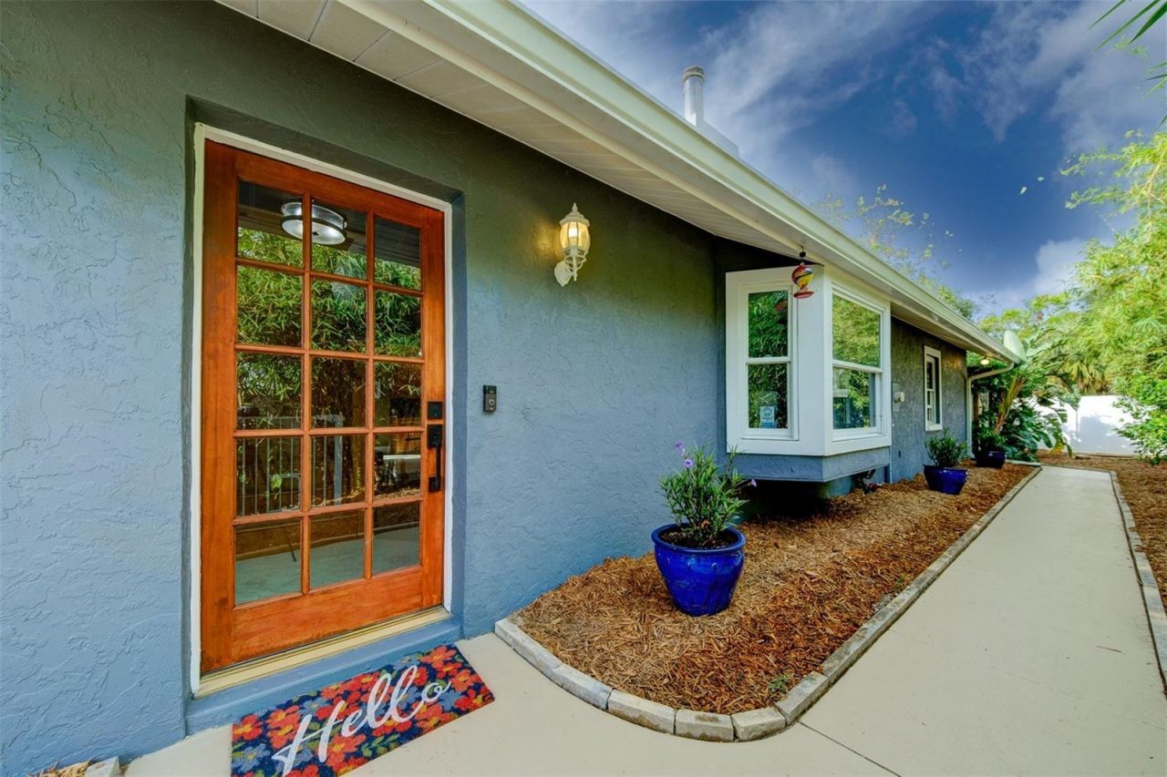 2690 Temple Street, Sarasota, FL 34239 Photo