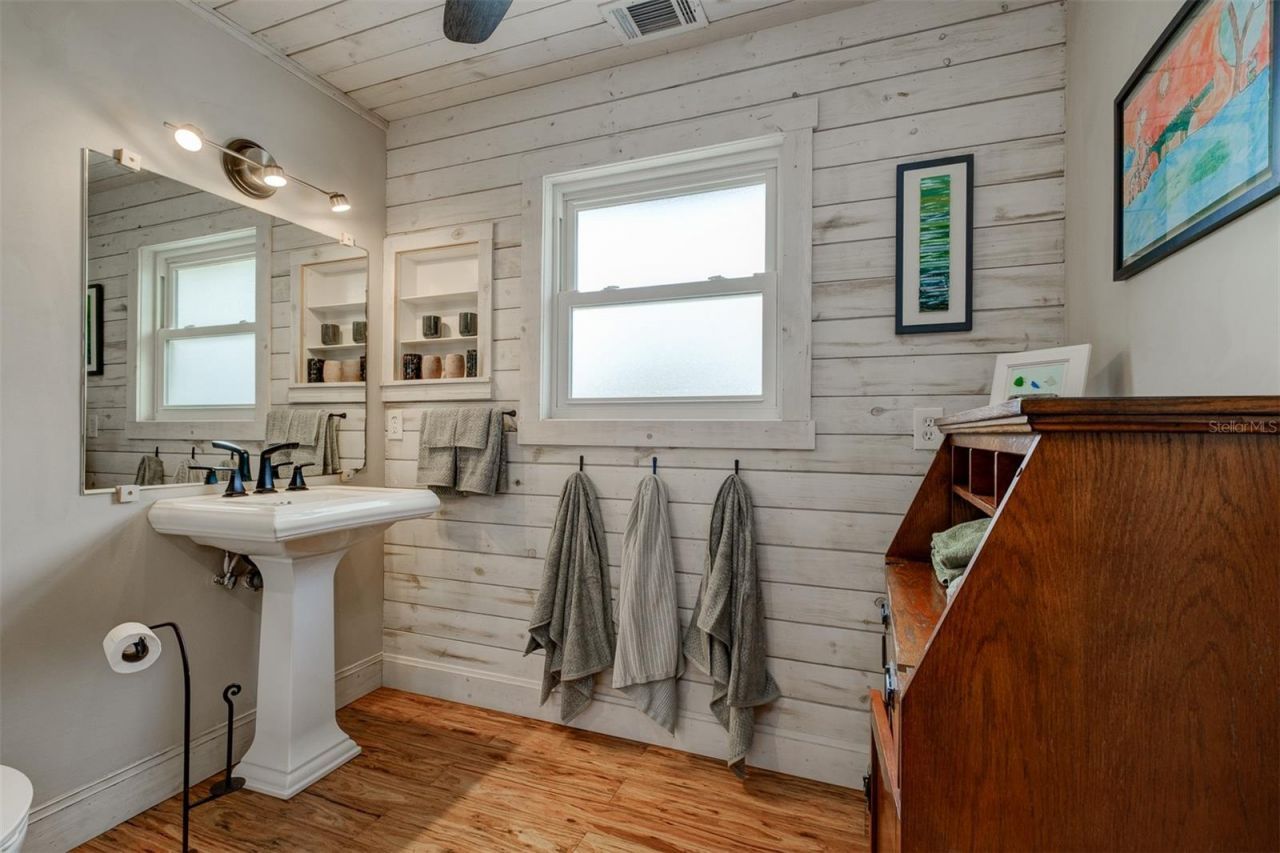 2690 Temple Street, Sarasota, FL 34239 Photo