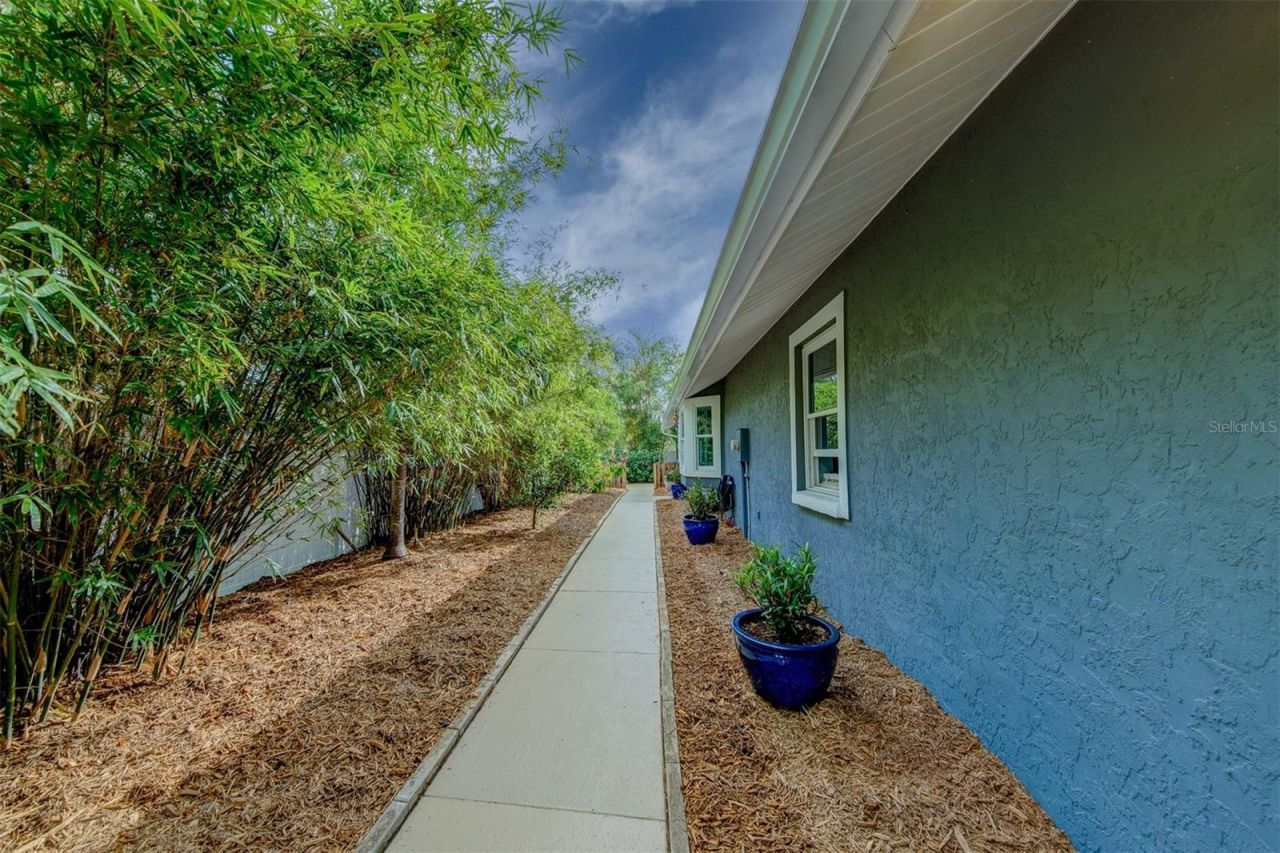 2690 Temple Street, Sarasota, FL 34239 Photo