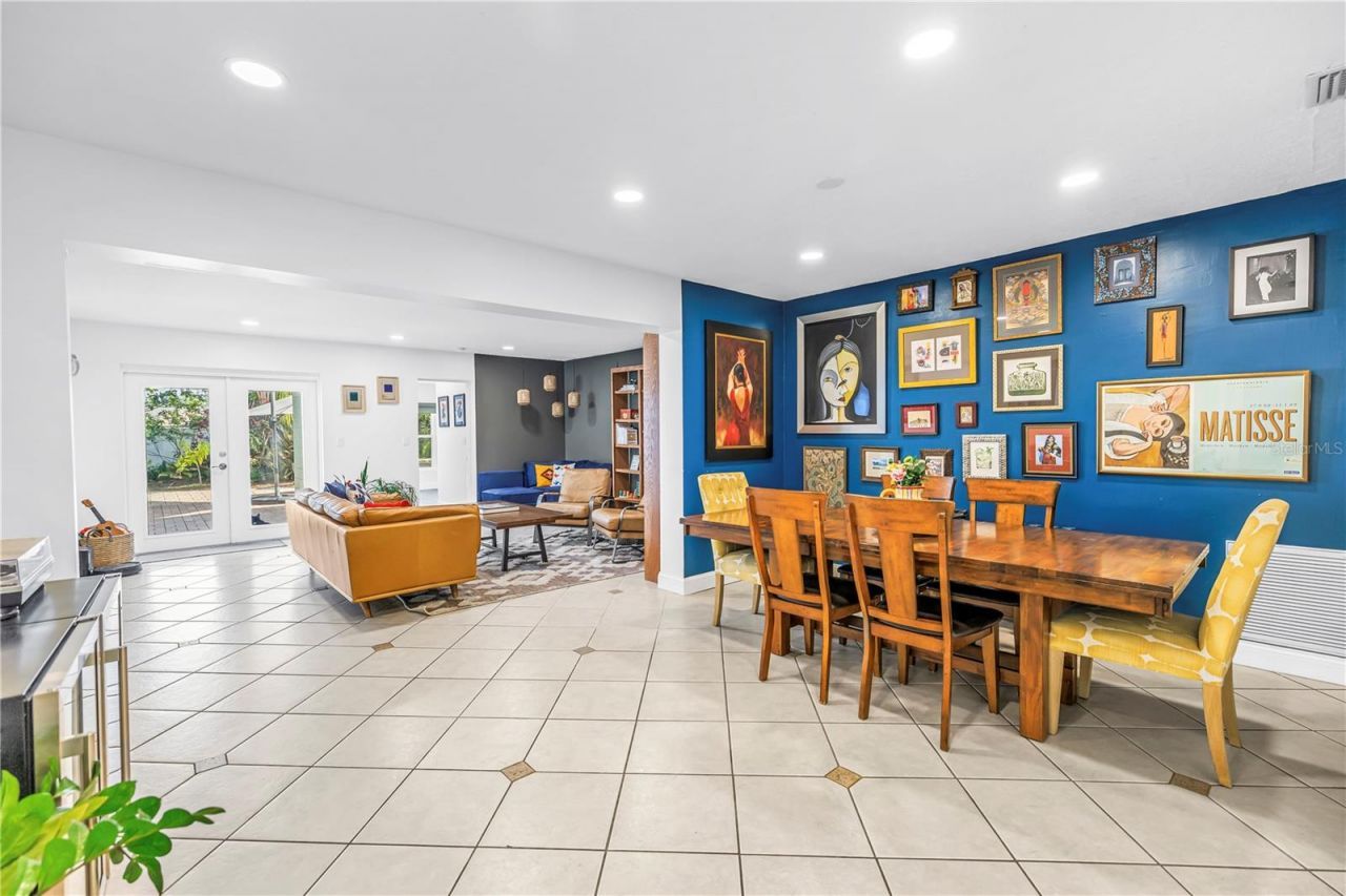 263 42nd Avenue Ne, Saint Petersburg, FL 33703 Photo