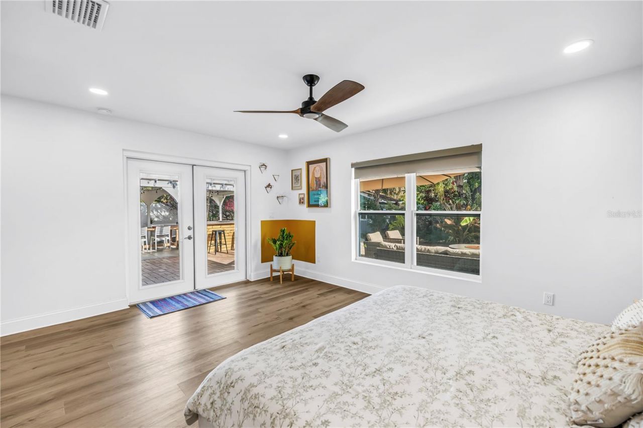 263 42nd Avenue Ne, Saint Petersburg, FL 33703 Photo