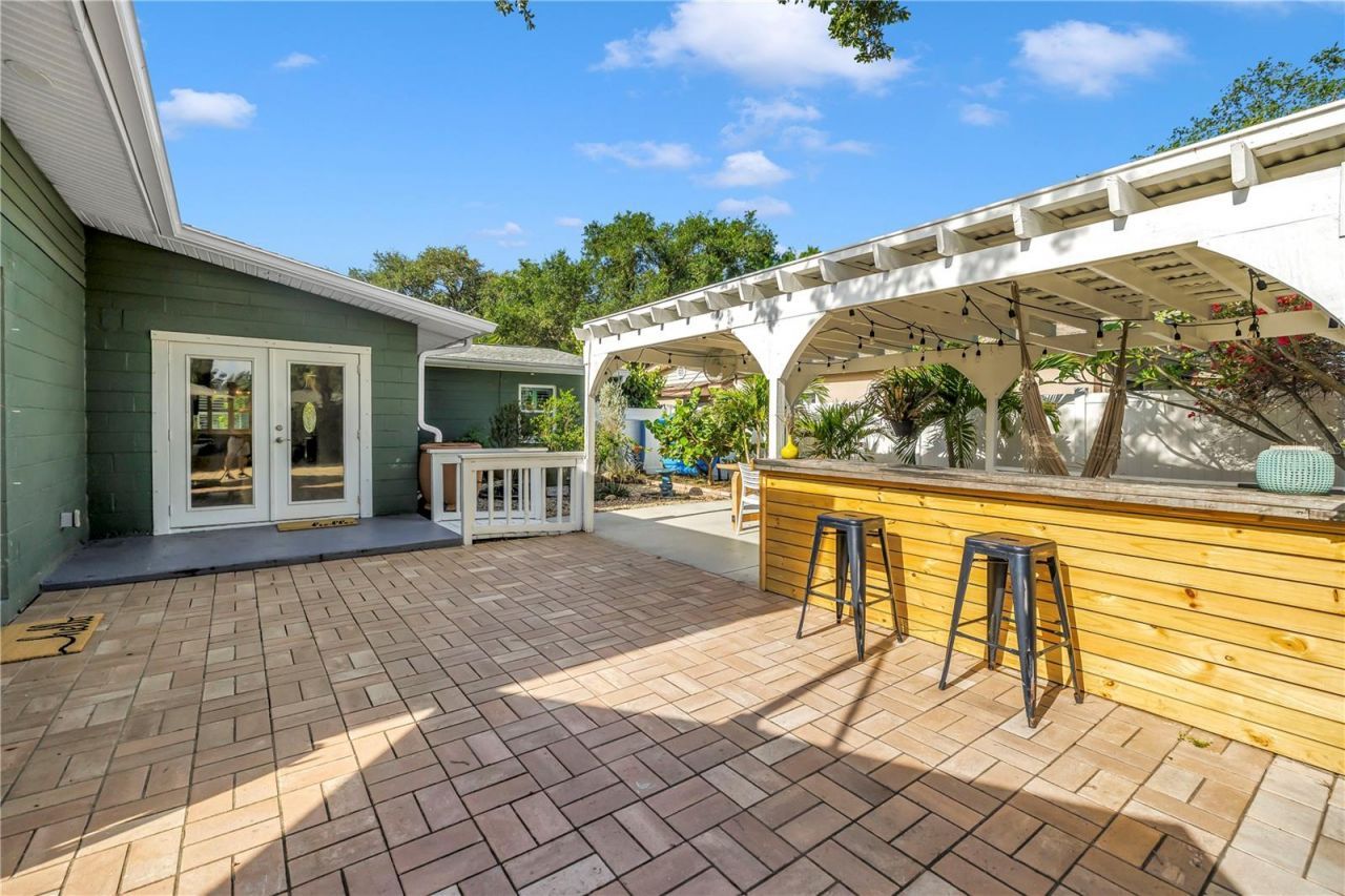 263 42nd Avenue Ne, Saint Petersburg, FL 33703 Photo