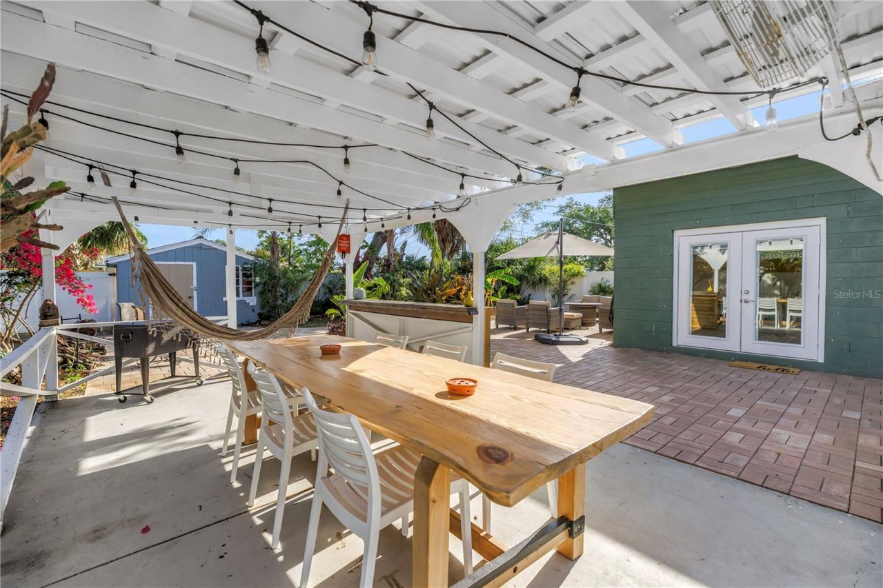 263 42nd Avenue Ne, Saint Petersburg, FL 33703 Photo