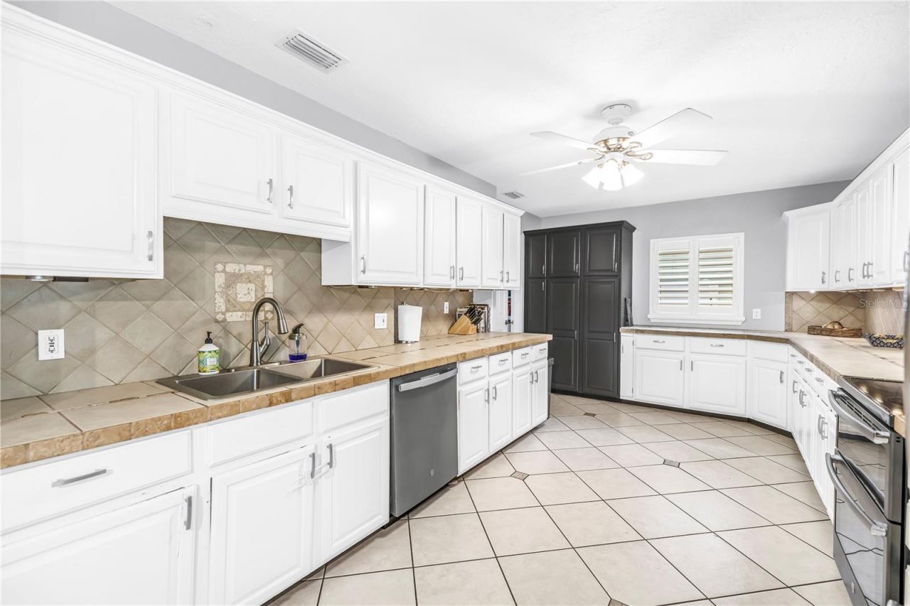 263 42nd Avenue Ne, Saint Petersburg, FL 33703 Photo