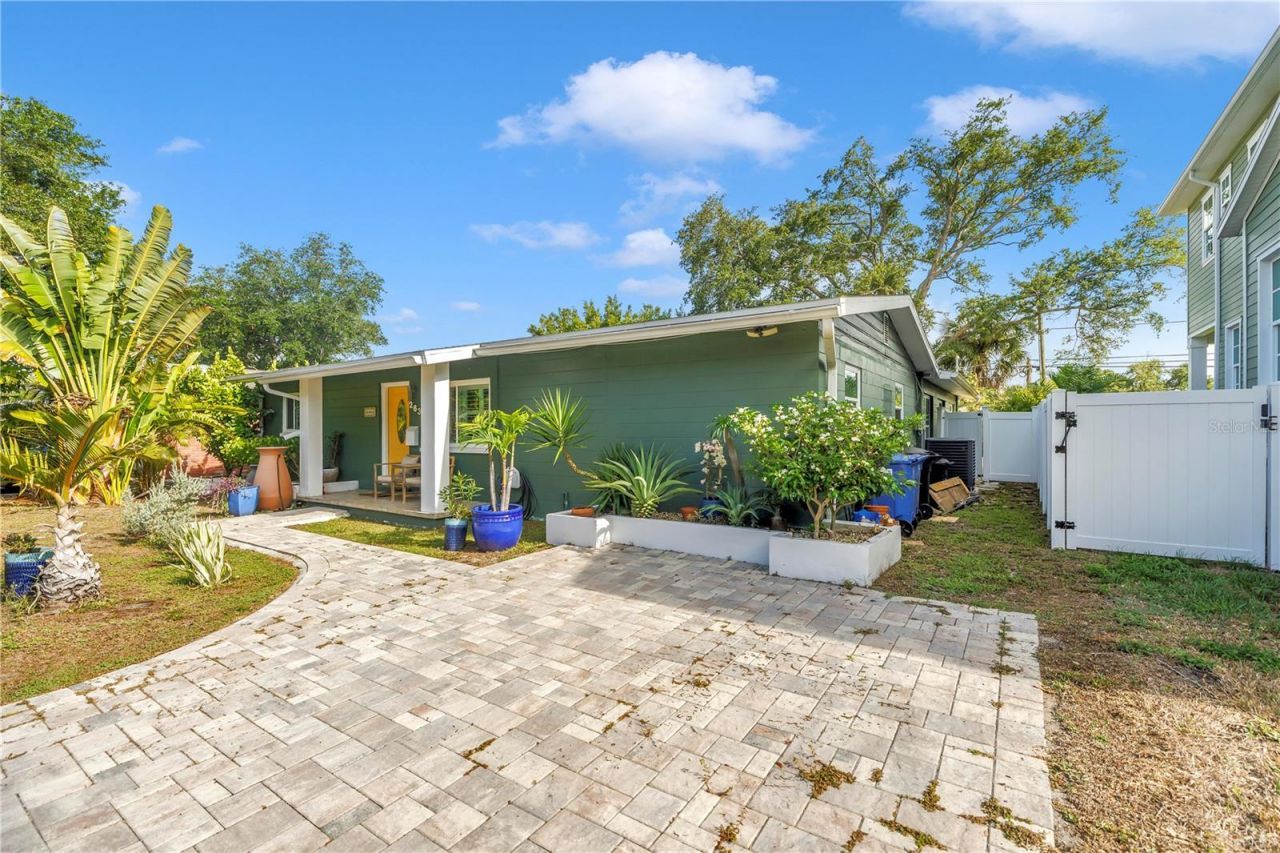 263 42nd Avenue Ne, Saint Petersburg, FL 33703 Photo
