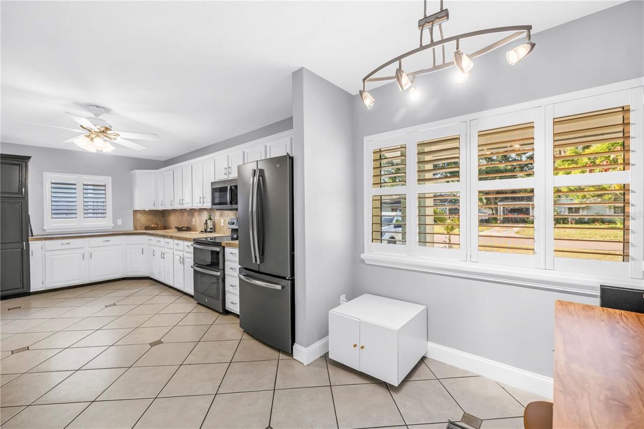 263 42nd Avenue Ne, Saint Petersburg, FL 33703 Photo