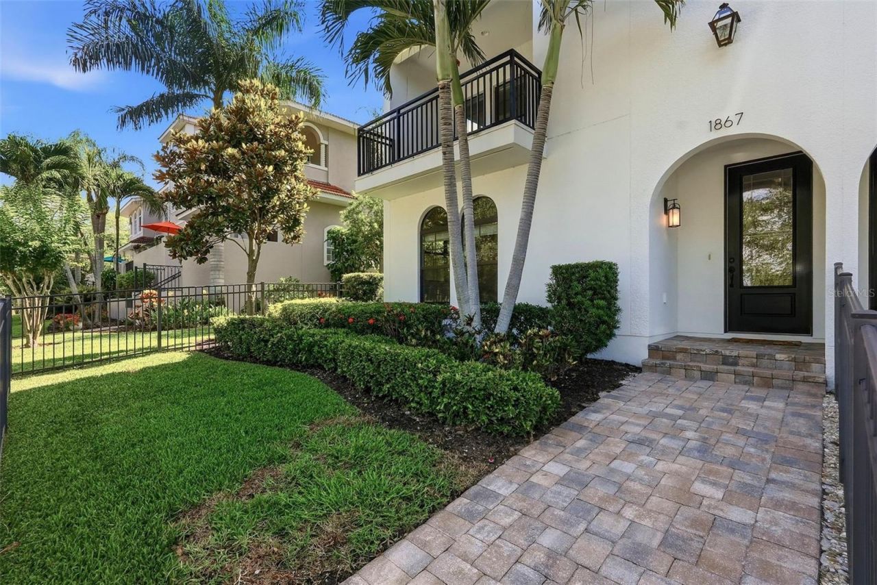 1867 5th Street N, Saint Petersburg, FL 33704 Photo