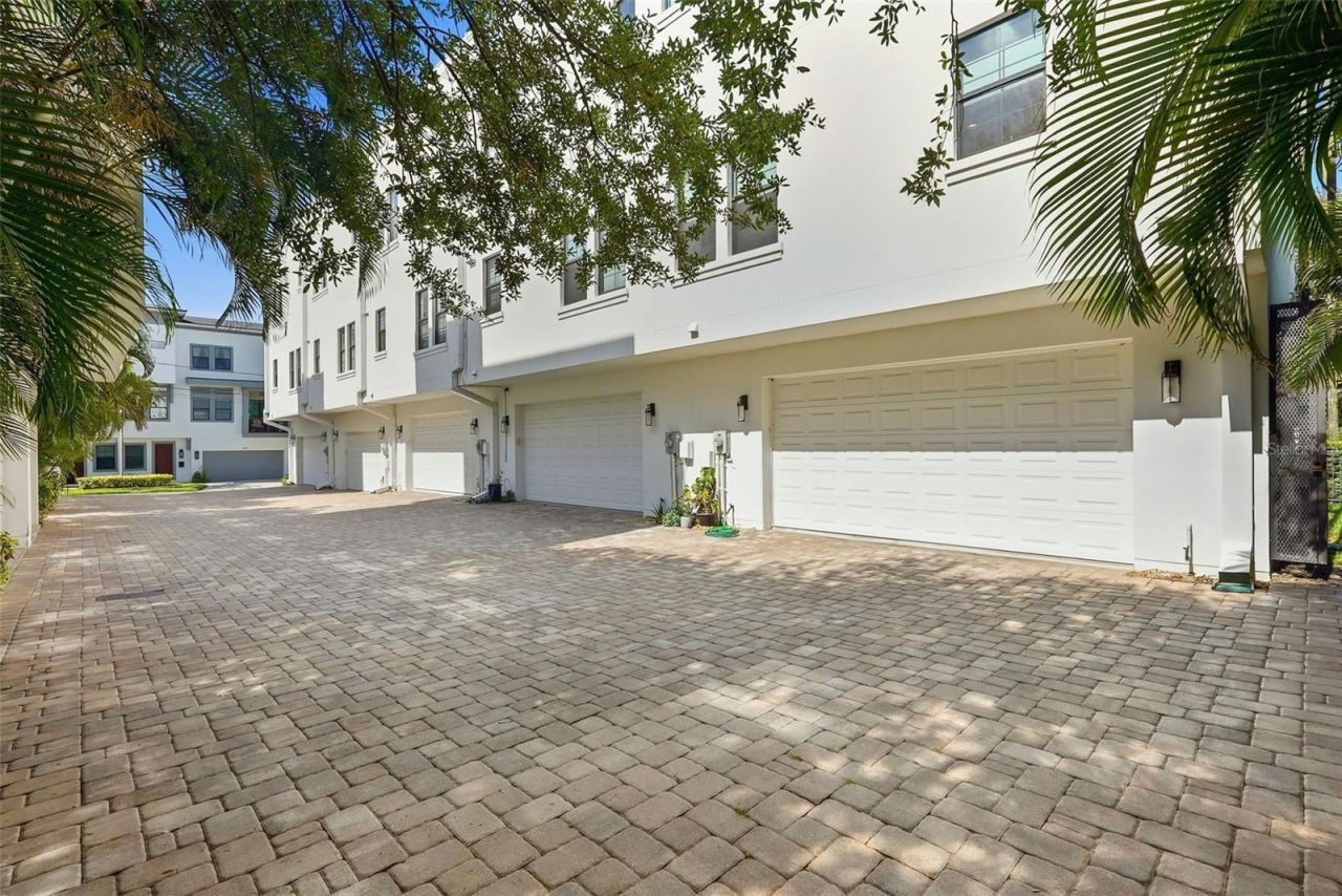 1867 5th Street N, Saint Petersburg, FL 33704 Photo