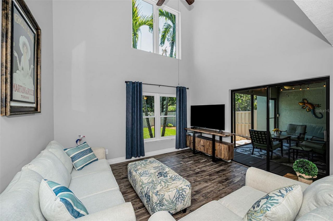 932 Myakka Court Ne, Saint Petersburg, FL 33702 Photo