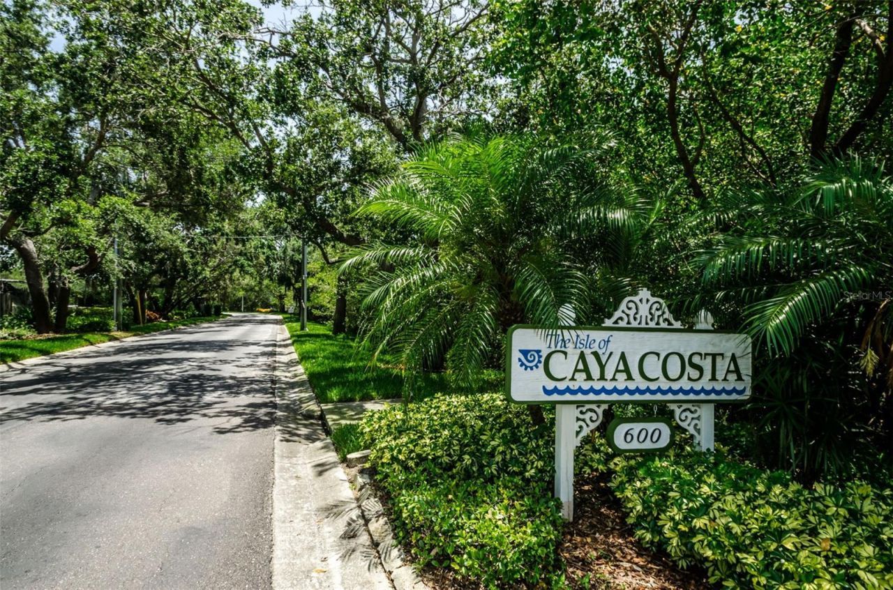 932 Myakka Court Ne, Saint Petersburg, FL 33702 Photo