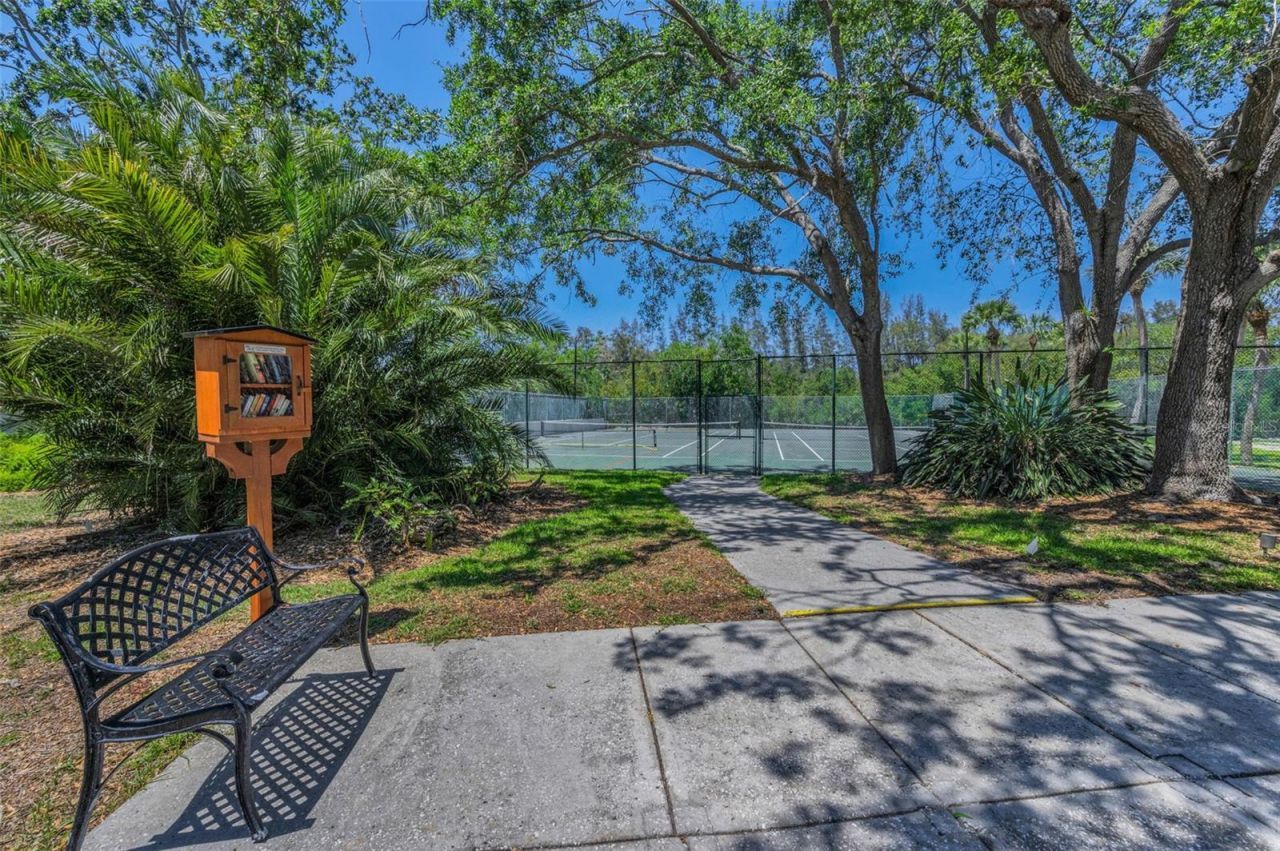 932 Myakka Court Ne, Saint Petersburg, FL 33702 Photo
