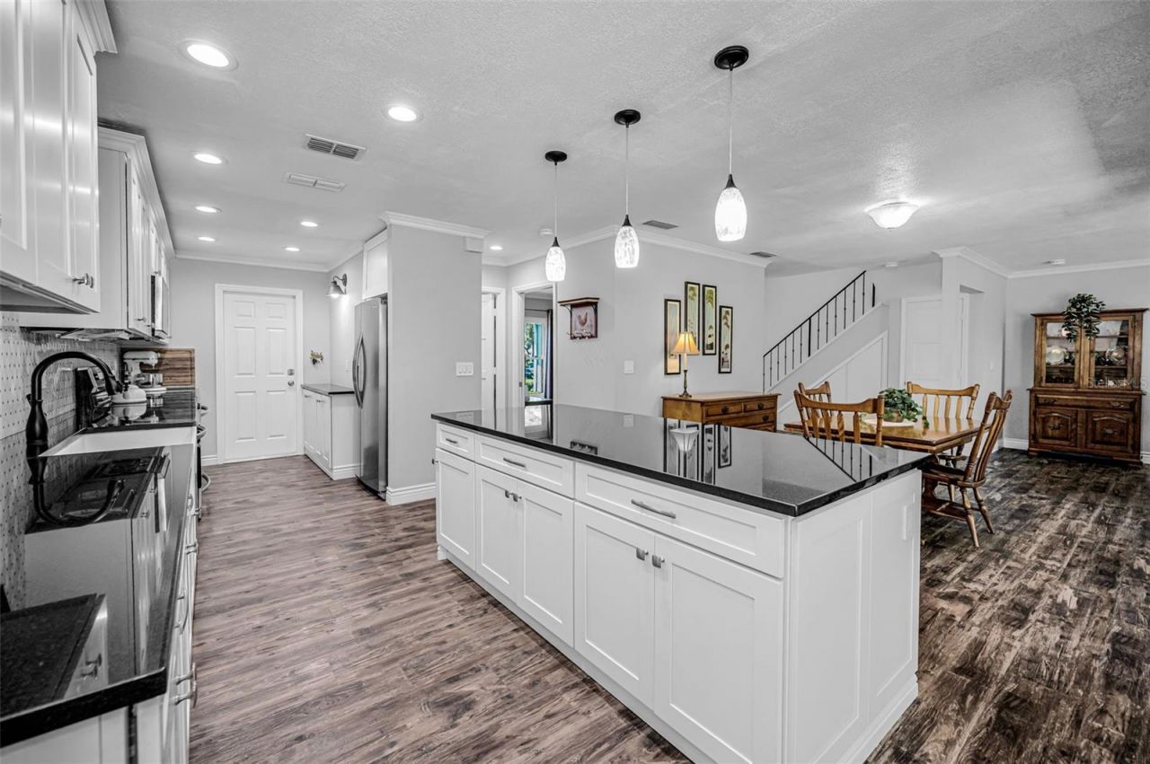 932 Myakka Court Ne, Saint Petersburg, FL 33702 Photo
