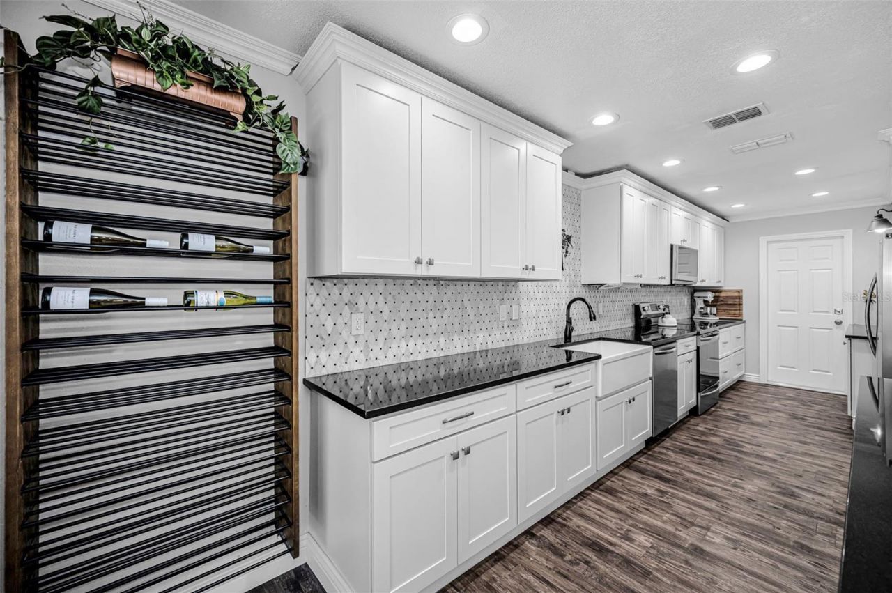 932 Myakka Court Ne, Saint Petersburg, FL 33702 Photo