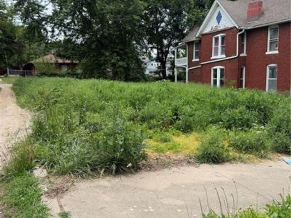 3216 Smart Avenue, Kansas City, MO 64124