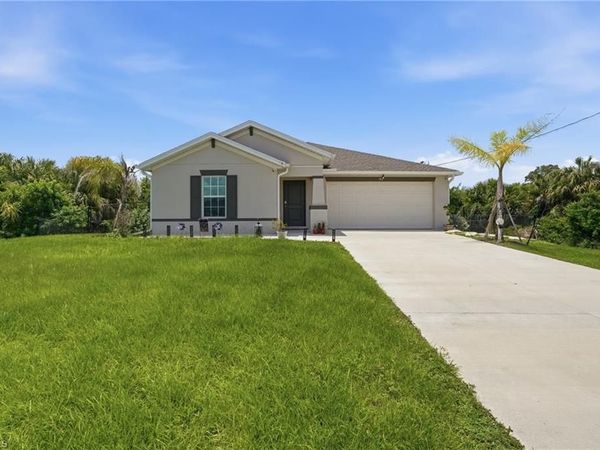 184 Peerless ST , LEHIGH ACRES, FL 33974