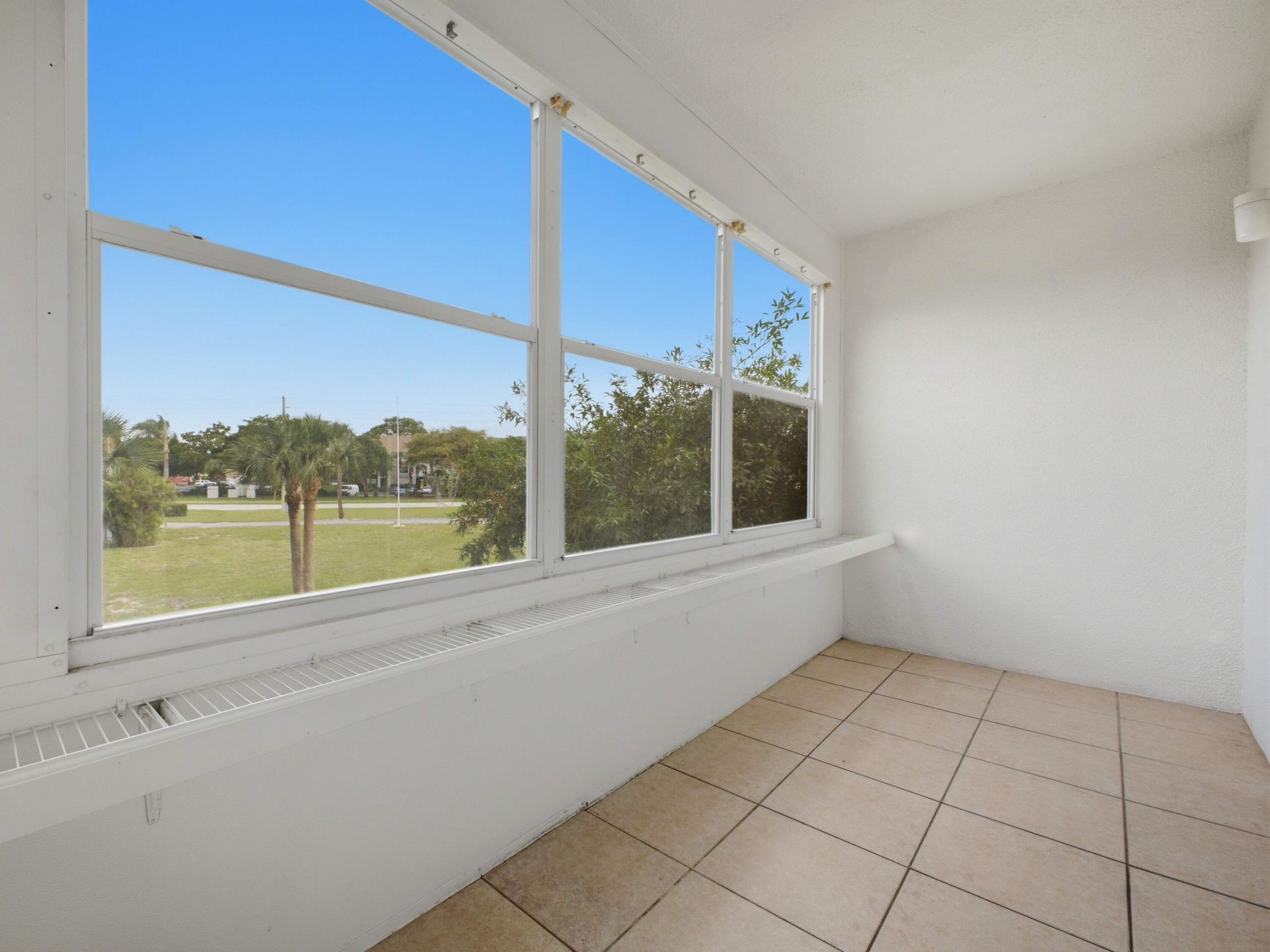 6289 Lear Drive, Unit 206, Lake Worth, FL 33462 Photo