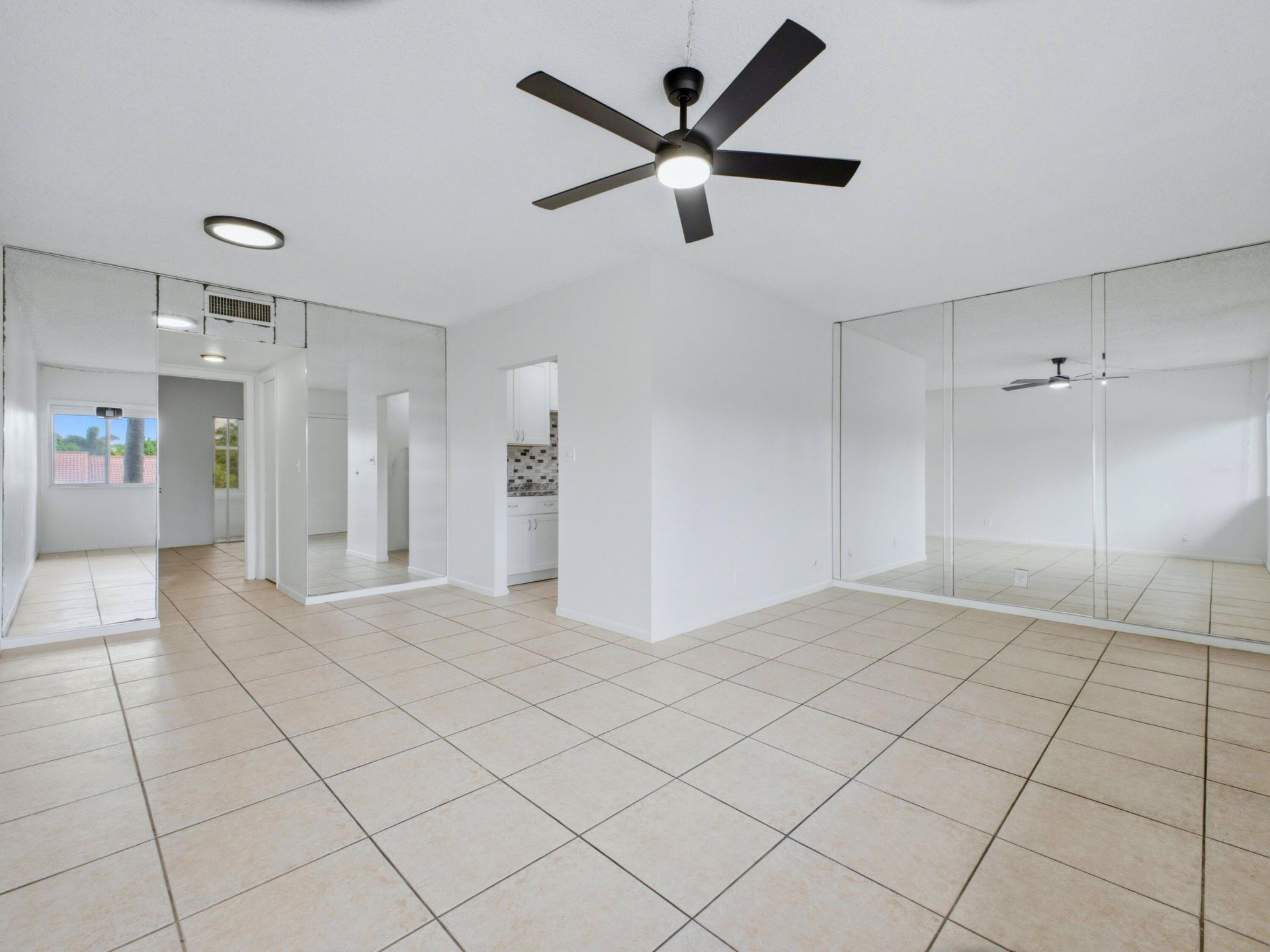 6289 Lear Drive, Unit 206, Lake Worth, FL 33462 Photo
