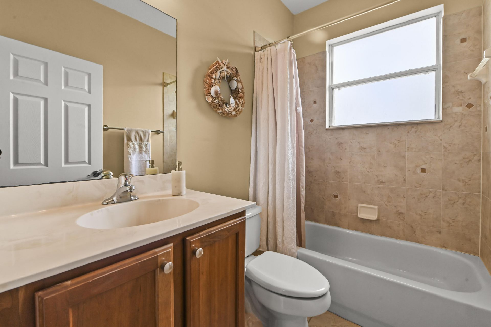 458 Cresta Circle, West Palm Beach, FL 33413 Photo