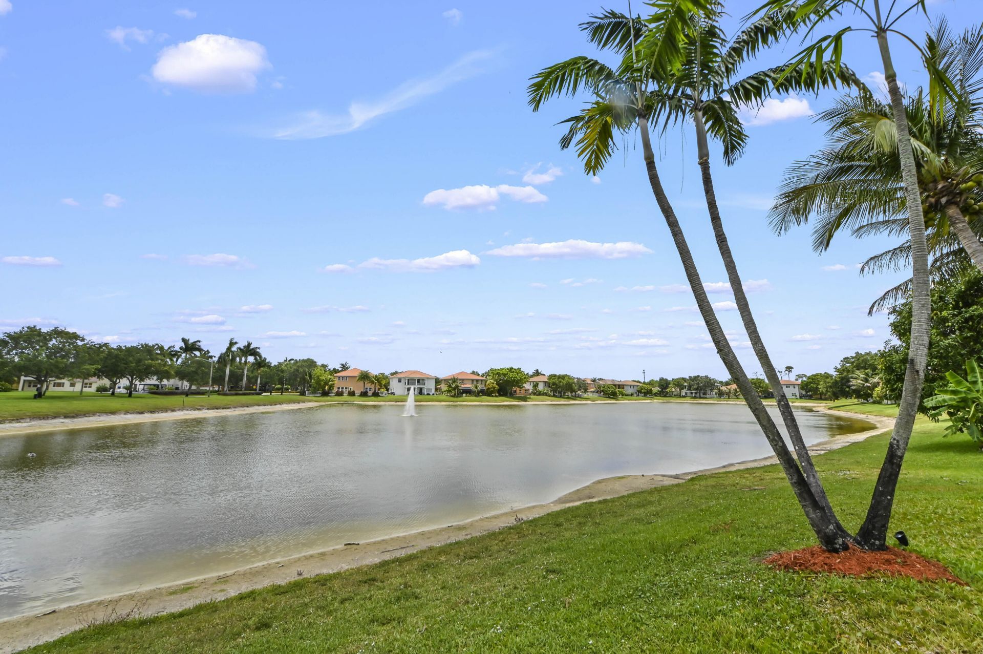 458 Cresta Circle, West Palm Beach, FL 33413 Photo