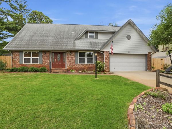 912 W G Street, Jenks, OK 74037