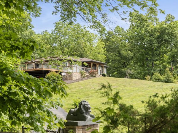 7623 Highway 100 , Bon Aqua, TN 37025
