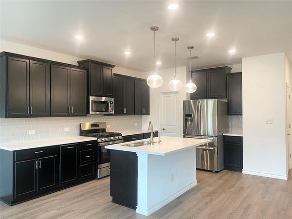 109 Stinchcomb RD, Hutto, TX 78634