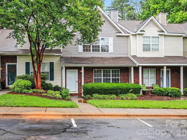 5833 Cougar Lane , Charlotte, NC 28269