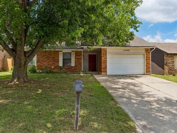 12309 Rockgate Drive, Yukon, OK 73099