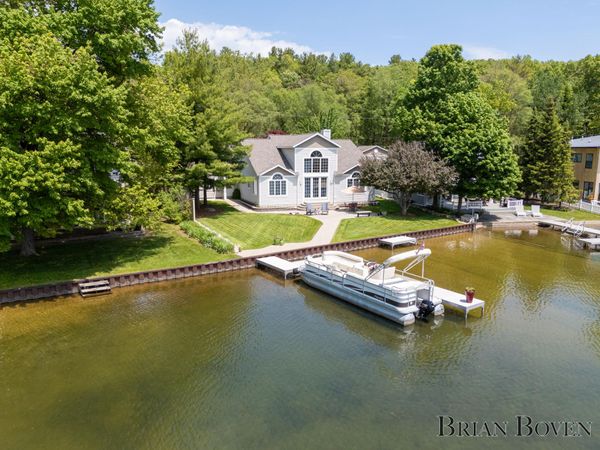 8789 Je Ne Be Drive NE, Rockford, MI 49341