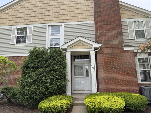 1268 Georgetown Way , Vernon Hills, IL 60061