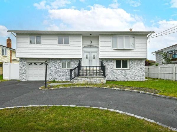 107 Beverly Road , Massapequa, NY 11758