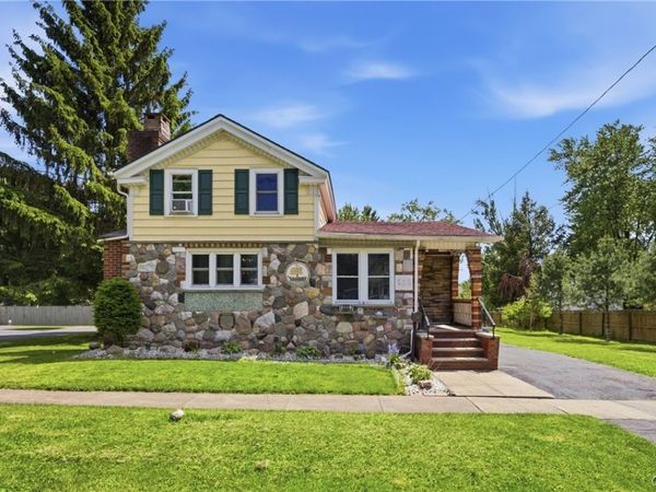 505 4th Street , Liverpool, NY 13088