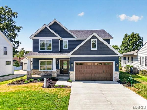 923 Poinsetta Lane, Kirkwood, MO 63122