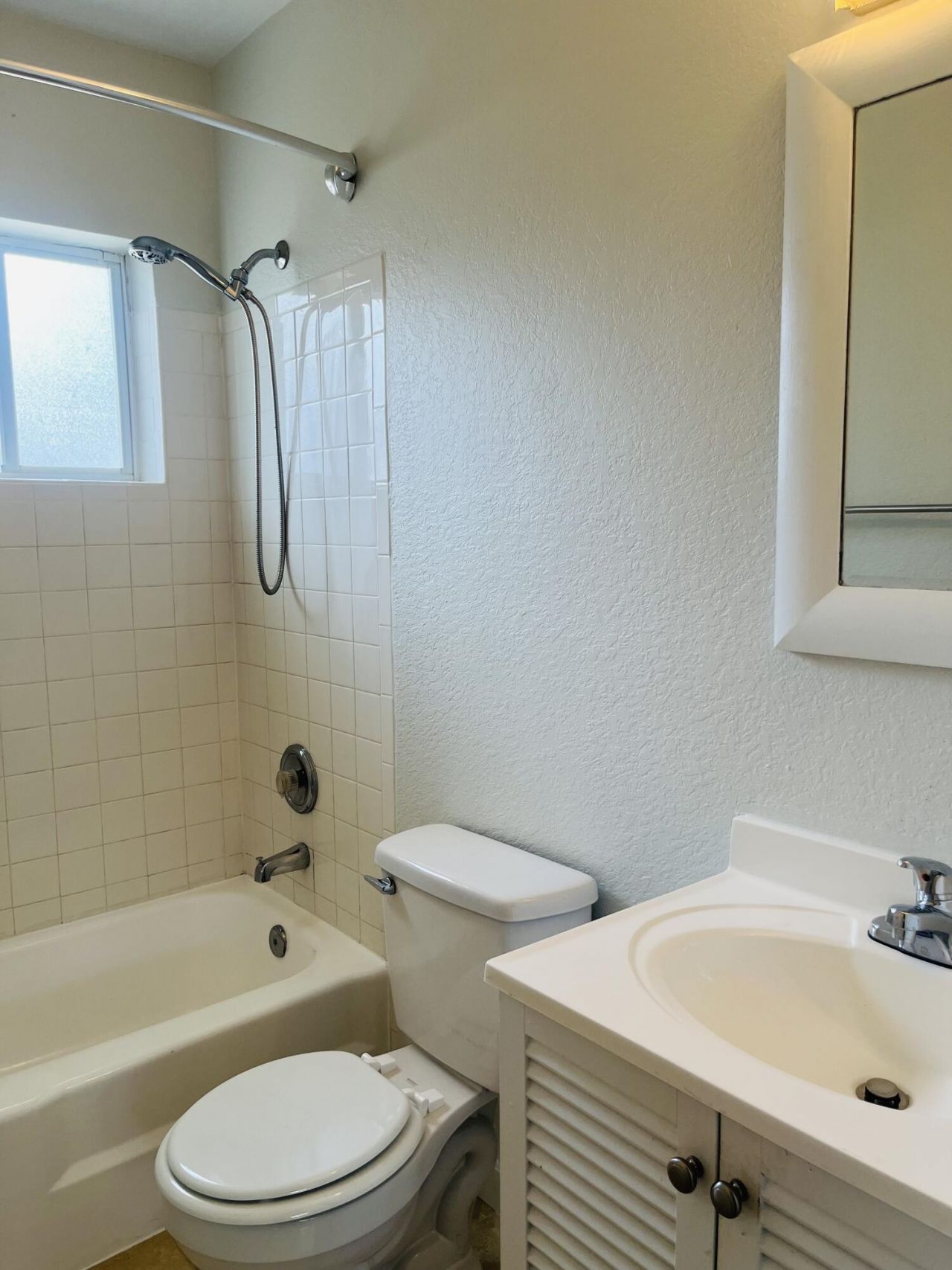 590 NW 40th Court, Oakland Park, FL 33309 Photo