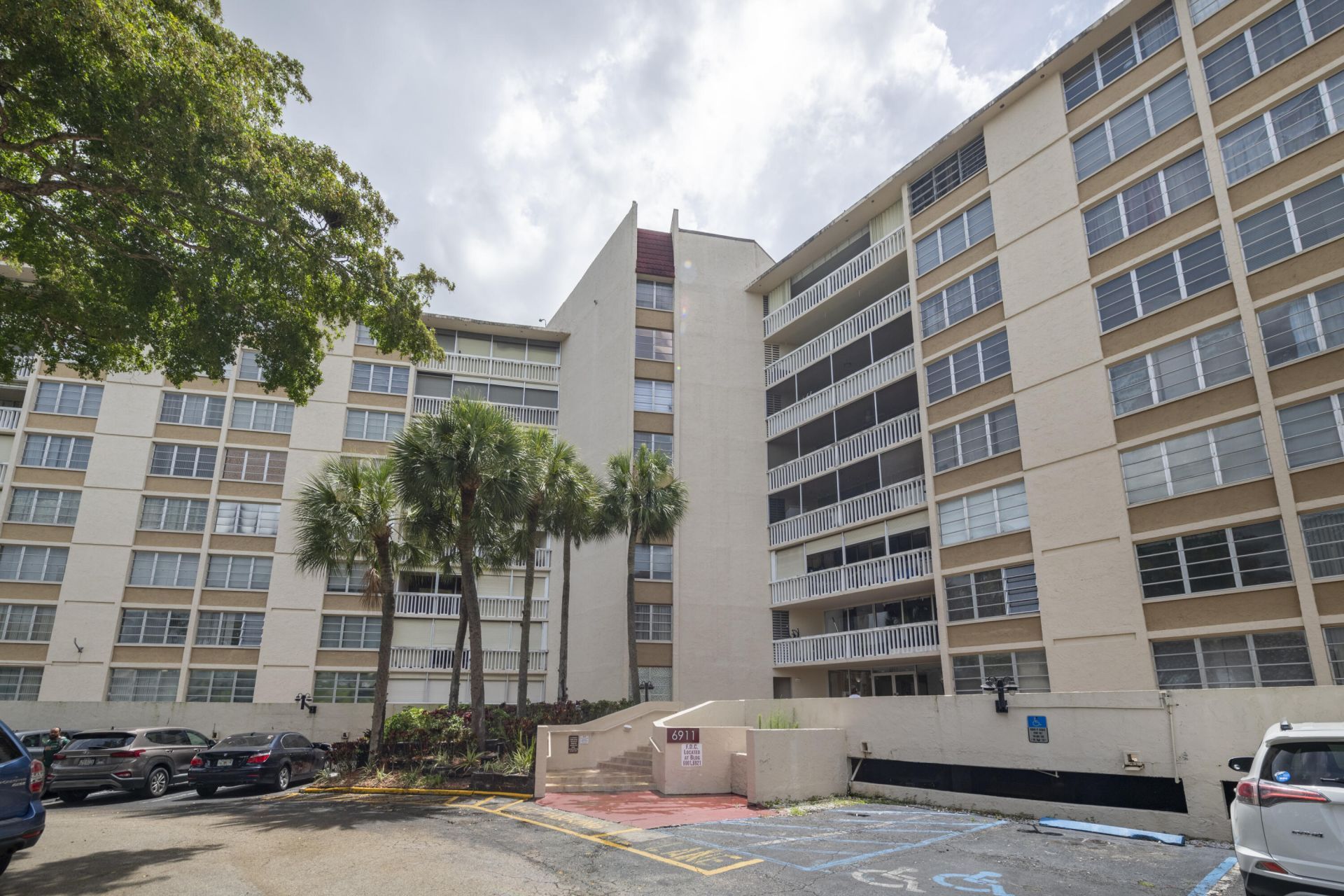 6911 Environ Boulevard, Unit 8g, Lauderhill, FL 33319 Photo
