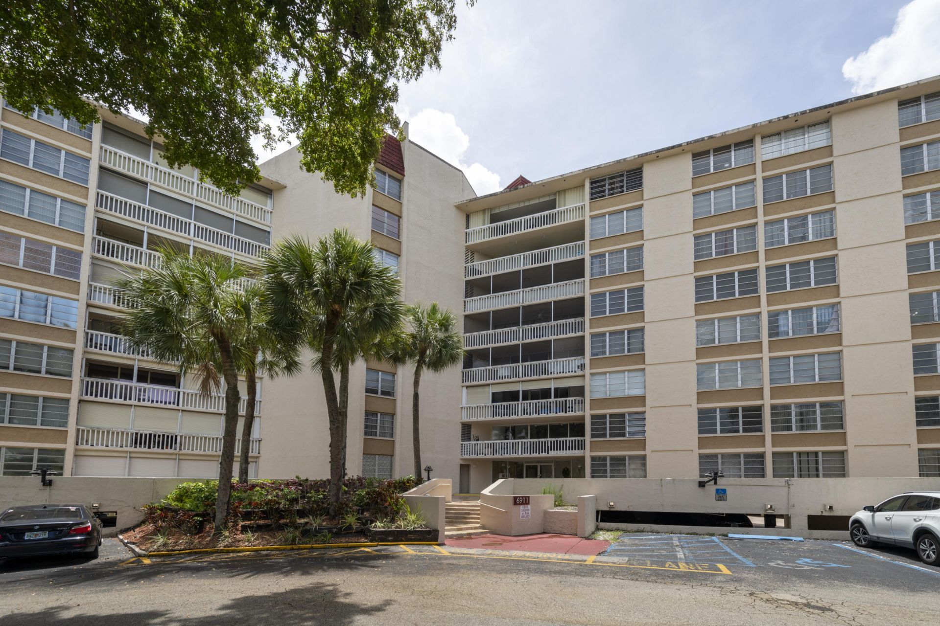 6911 Environ Boulevard, Unit 8g, Lauderhill, FL 33319 Photo