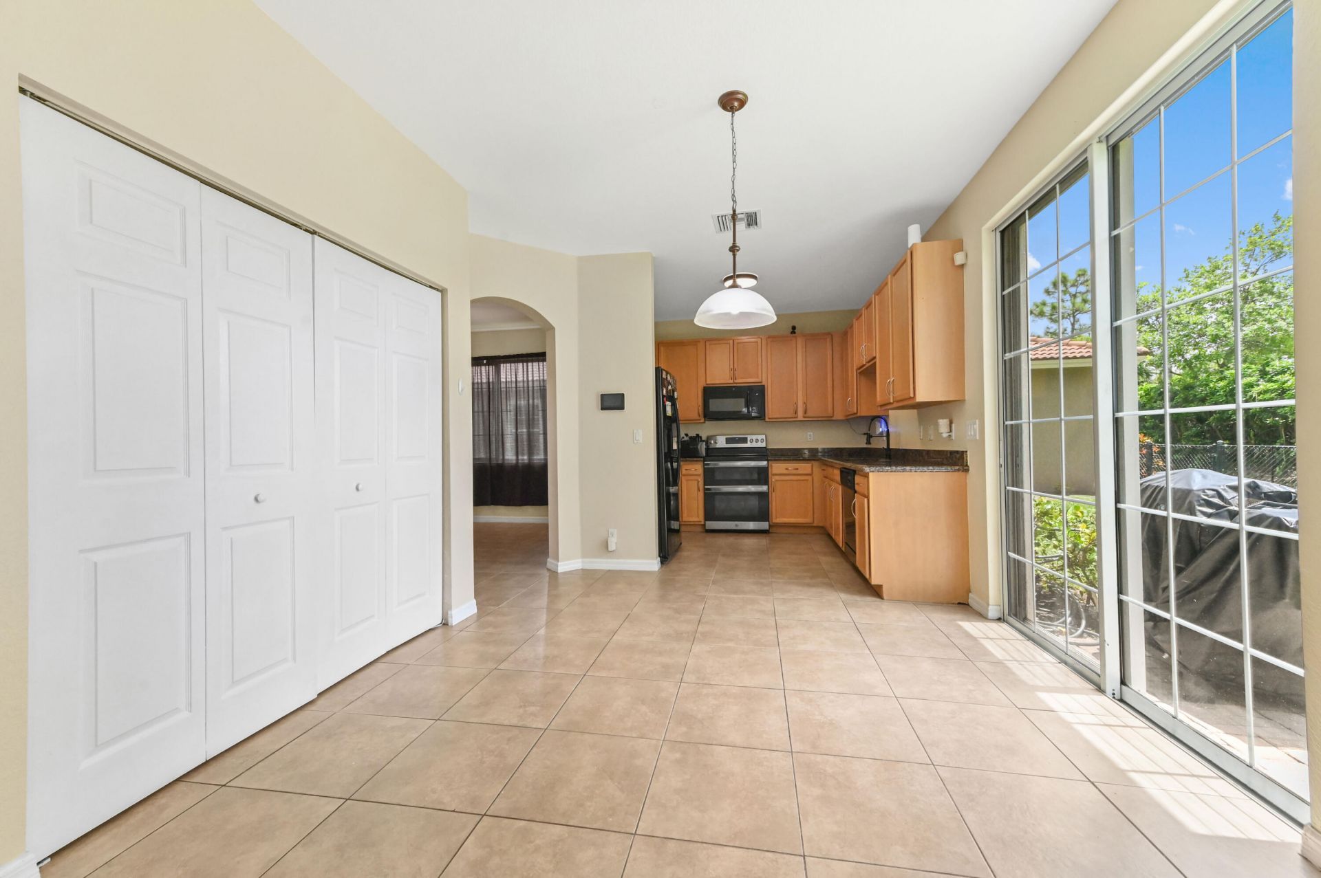 6819 Osage Circle, West Palm Beach, FL 33413 Photo