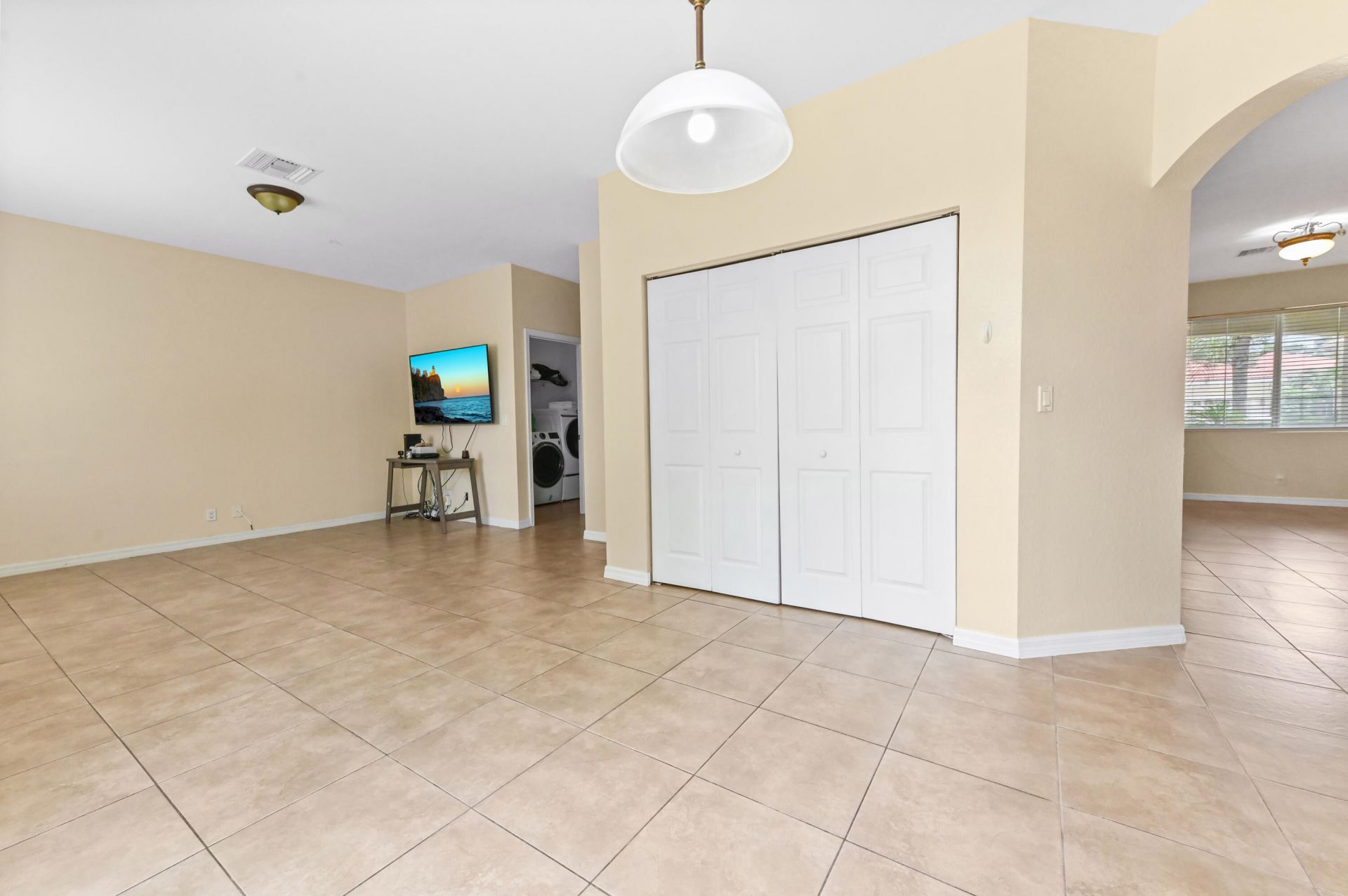 6819 Osage Circle, West Palm Beach, FL 33413 Photo