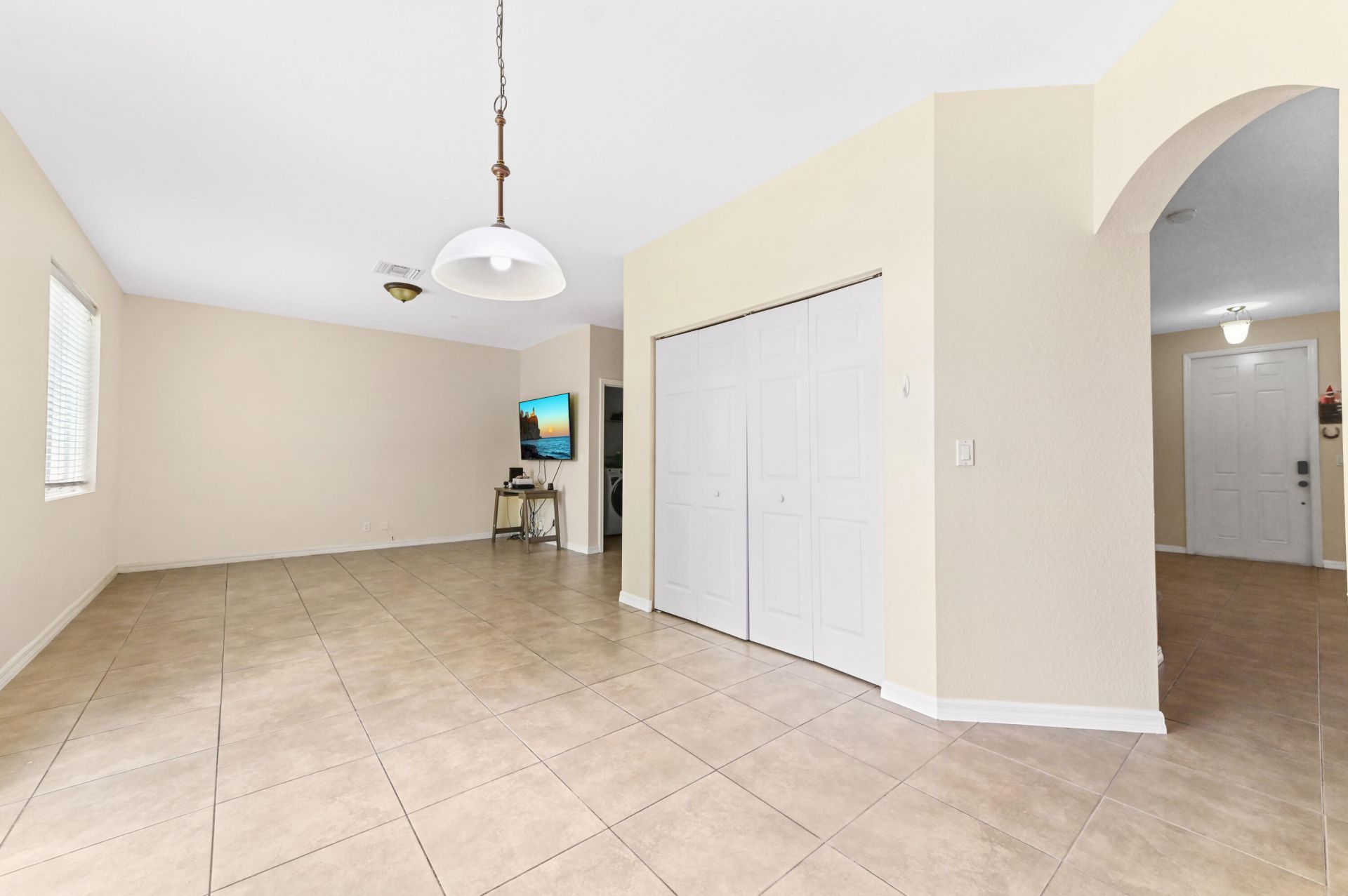 6819 Osage Circle, West Palm Beach, FL 33413 Photo