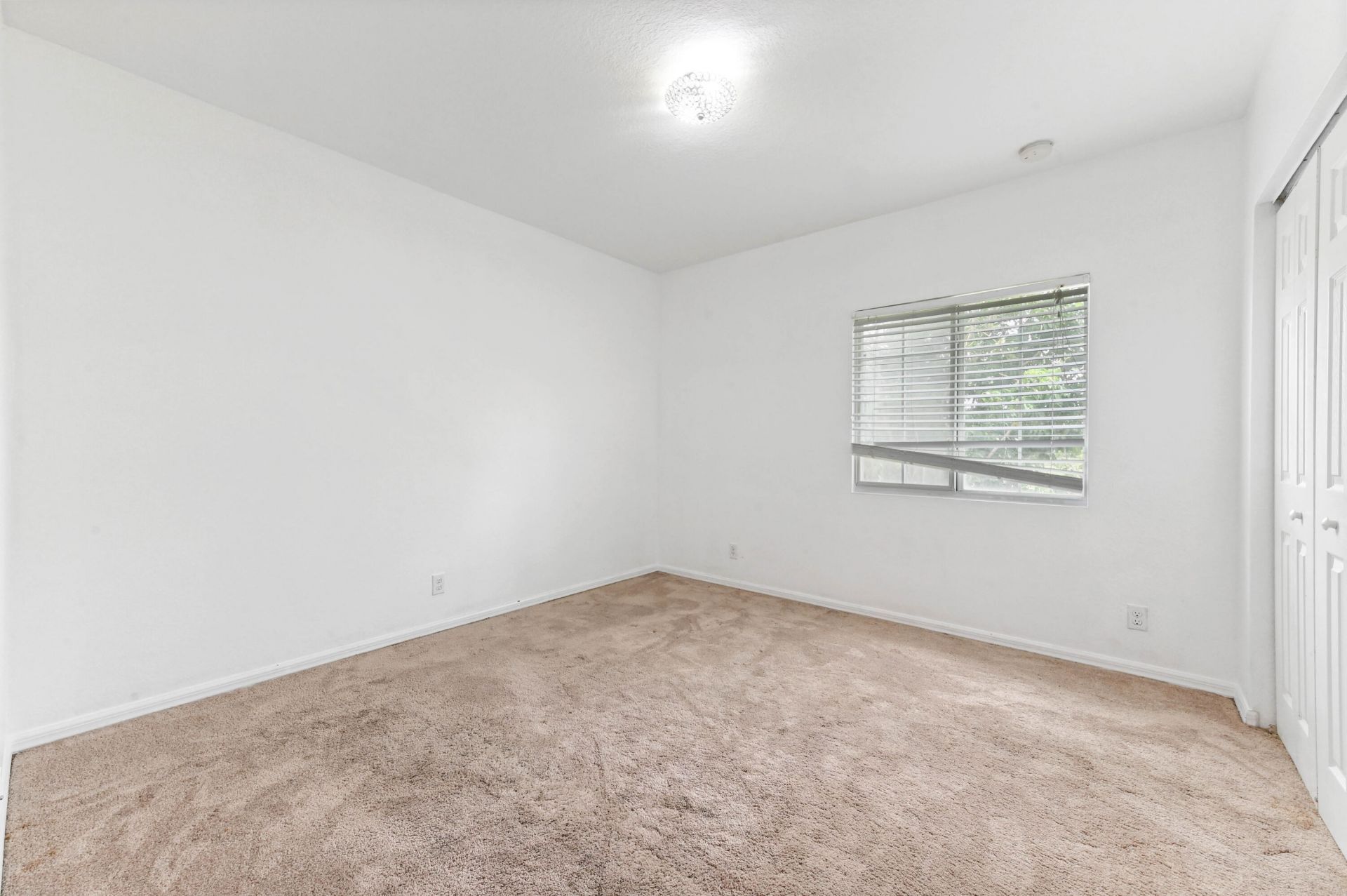 6819 Osage Circle, West Palm Beach, FL 33413 Photo
