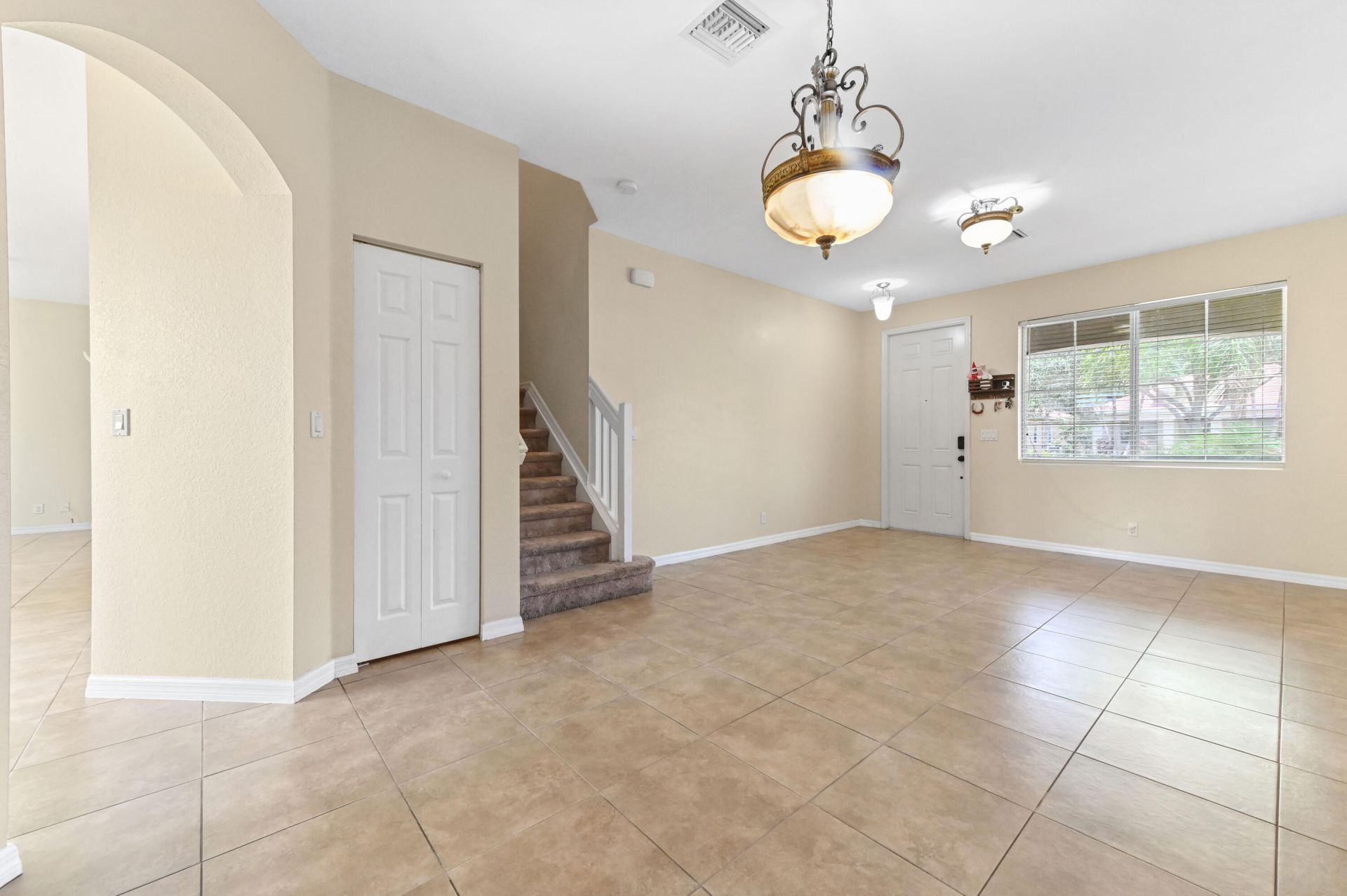 6819 Osage Circle, West Palm Beach, FL 33413 Photo