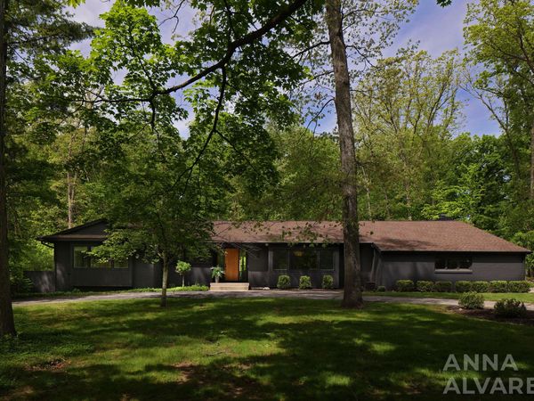 7130 Oakbrook Street SE, Grand Rapids, MI 49546