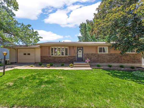 333 E 6th Street , Solon, IA 52333