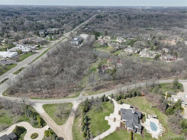 5044 Charing Cross Road , Bloomfield Hills, MI 48304