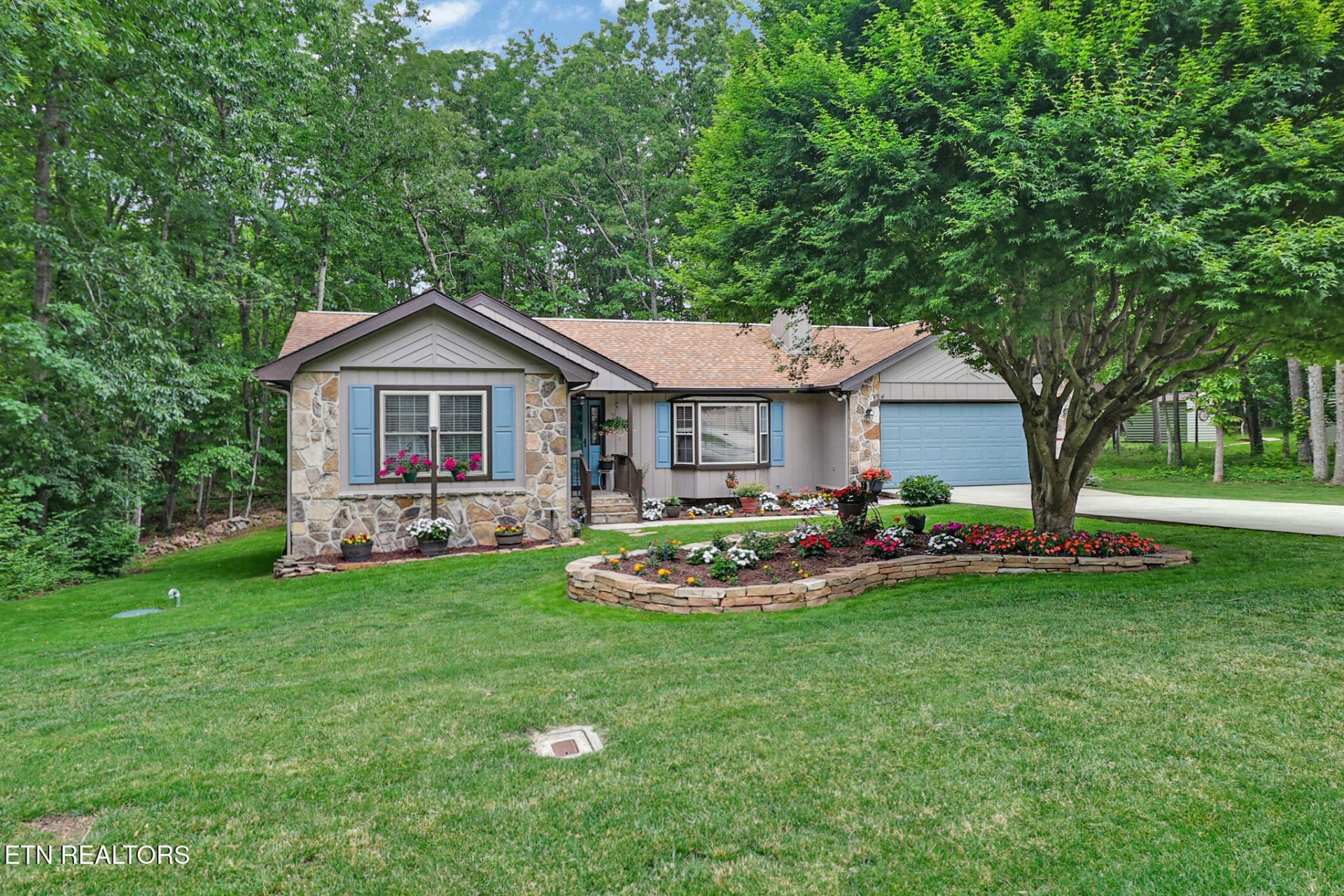 134 Lakeside Drive, Crossville, TN 38558 Main Photo