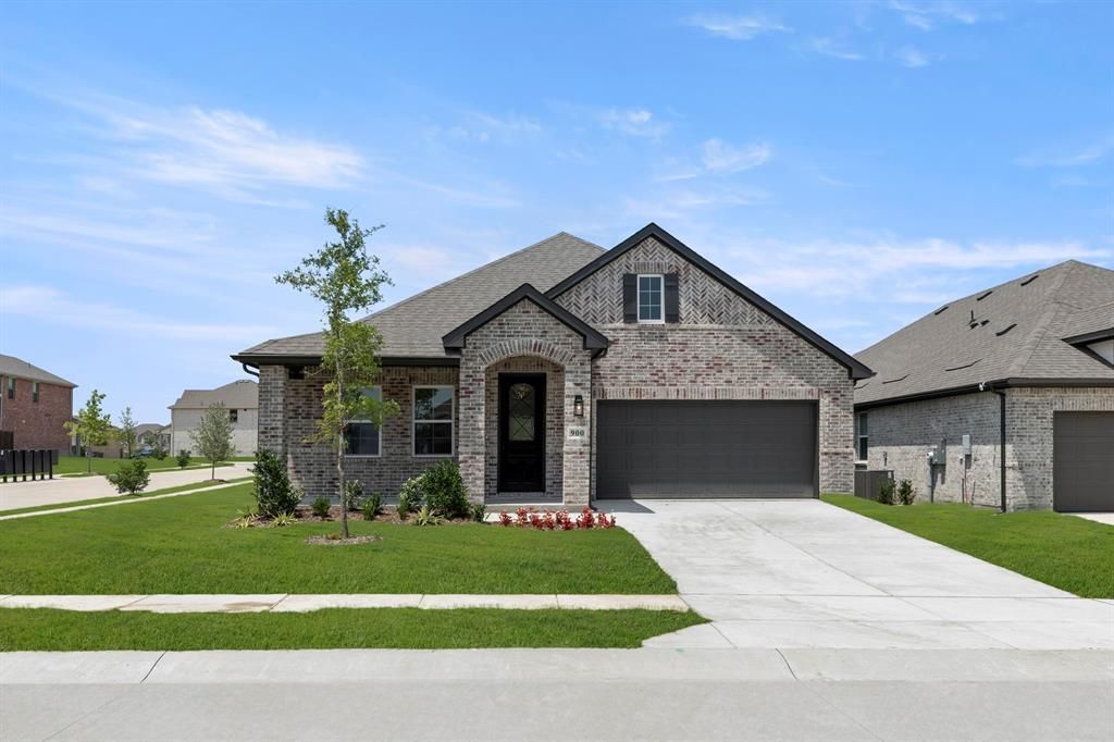 900 Colgate Circle, Princeton, TX 75407 Main Photo